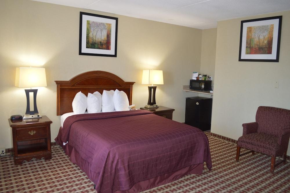 Quality Inn & Suites เฟย์เอตต์วิลล์ ภายนอก รูปภาพ