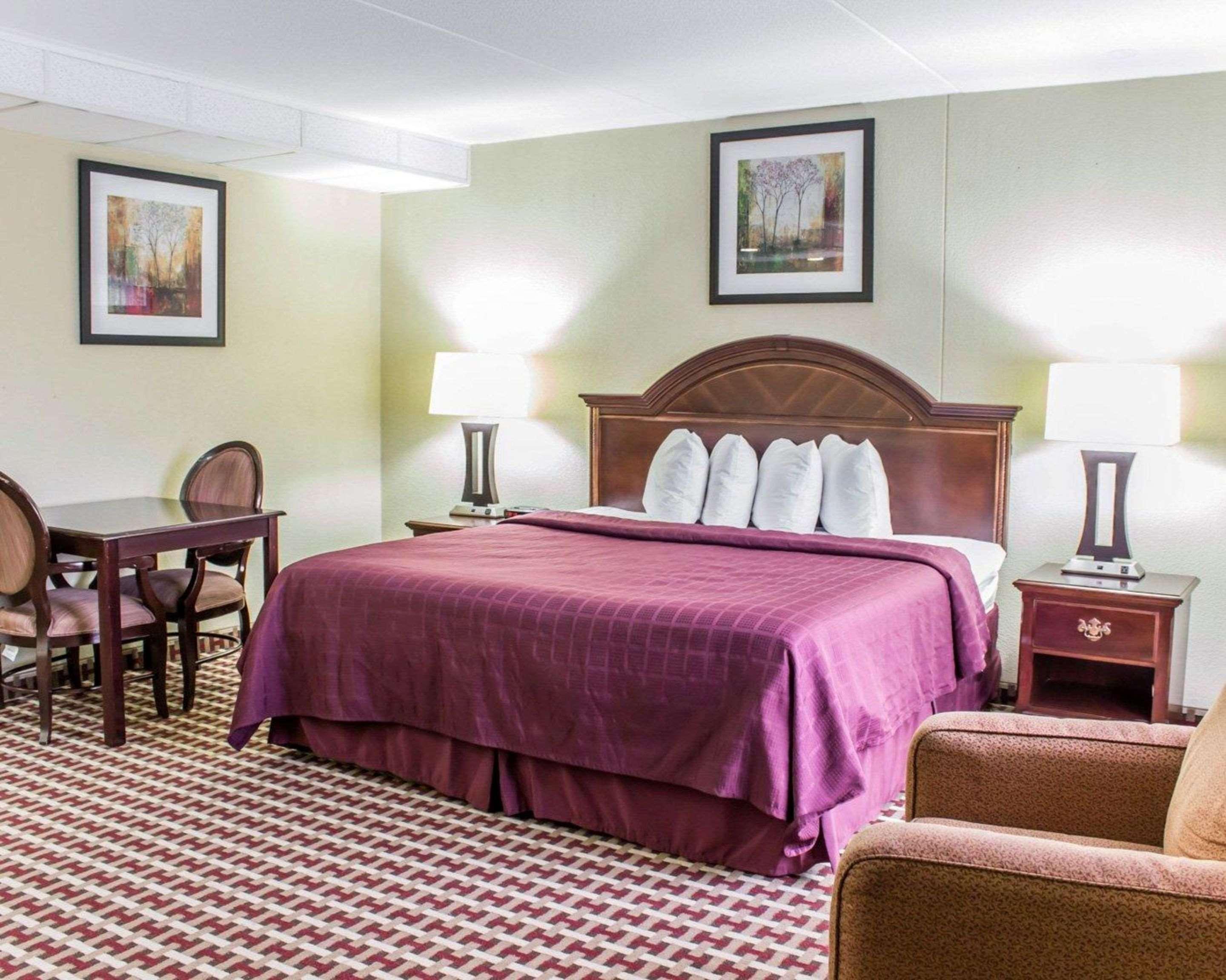Quality Inn & Suites เฟย์เอตต์วิลล์ ภายนอก รูปภาพ