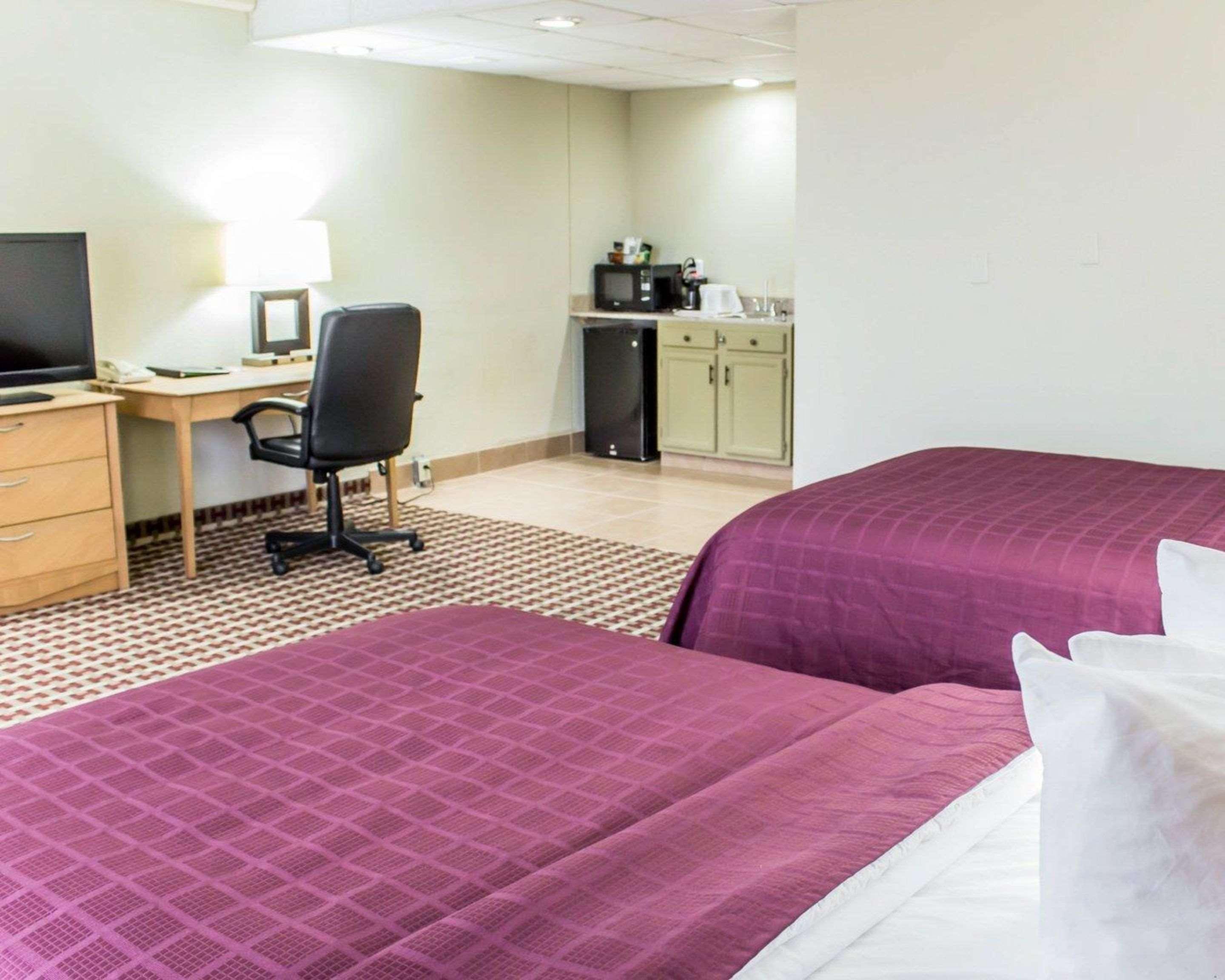 Quality Inn & Suites เฟย์เอตต์วิลล์ ภายนอก รูปภาพ