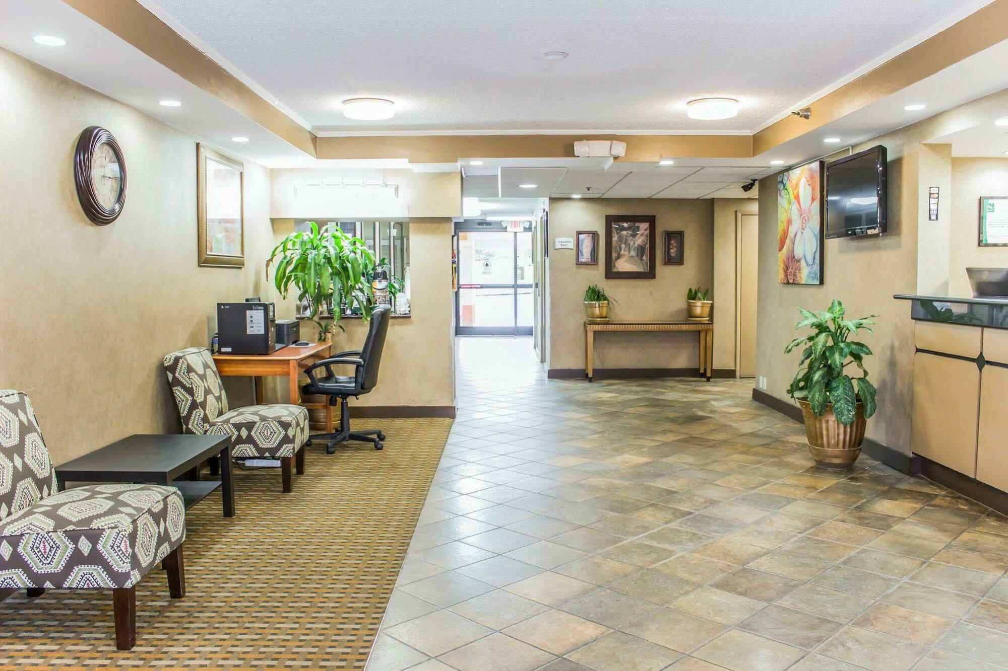 Quality Inn & Suites เฟย์เอตต์วิลล์ ภายนอก รูปภาพ